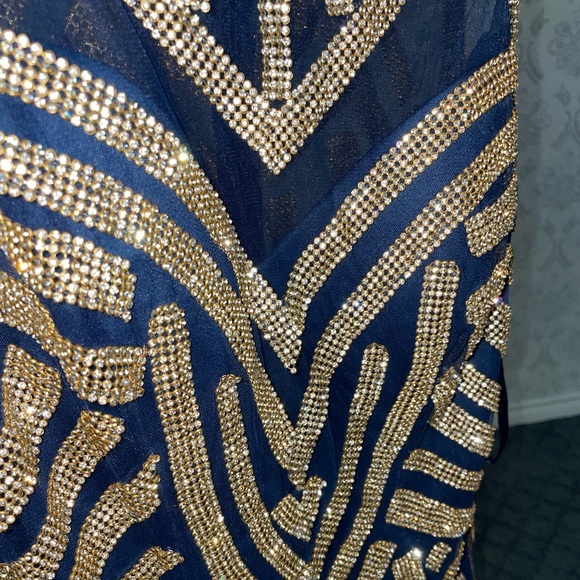 BEAUTIFUL BLUE SPARKLY DRESS GOWN - Picture 4 of 10